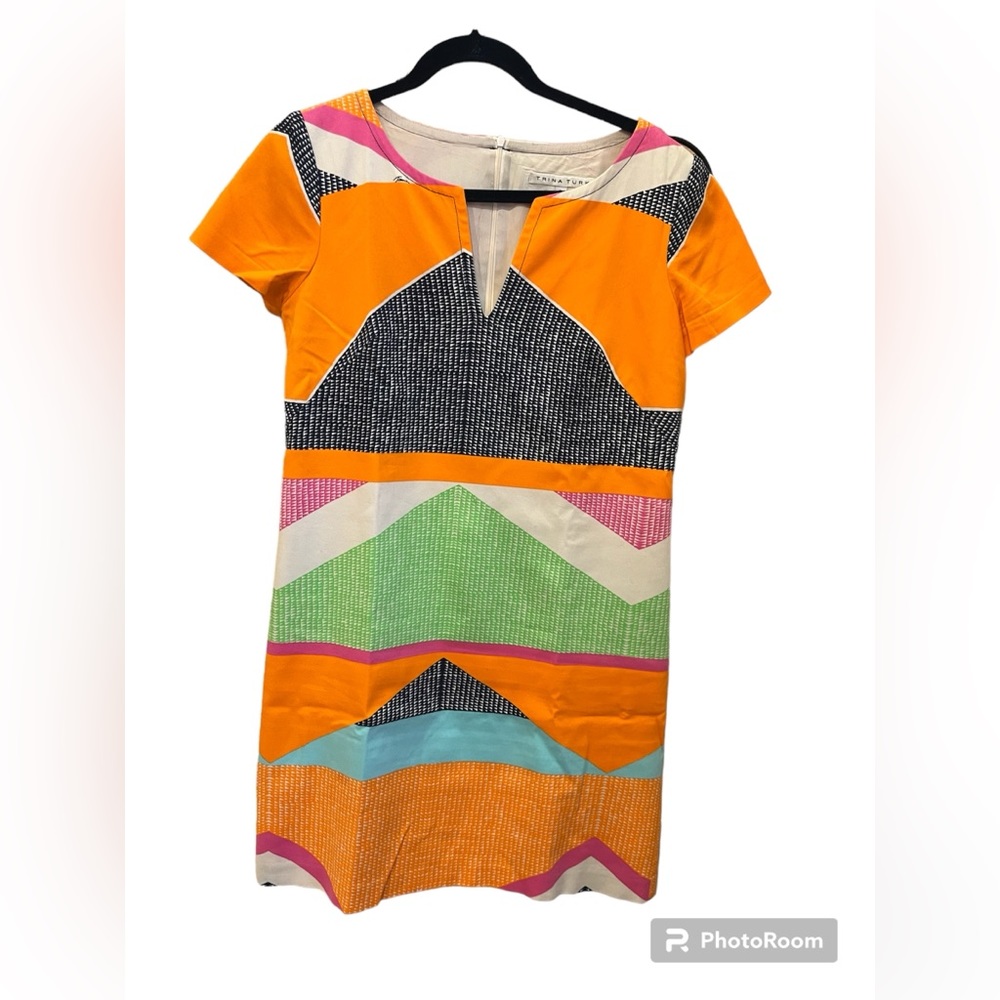 Trina Turk Short Sleeve Dress-Size 8 Beautiful bright summer colors.Fully lined.